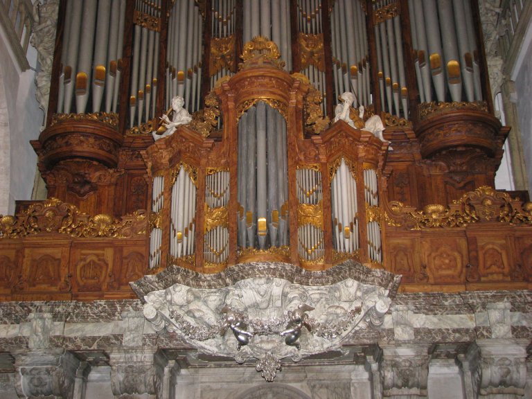 Grote orgel rugpositief