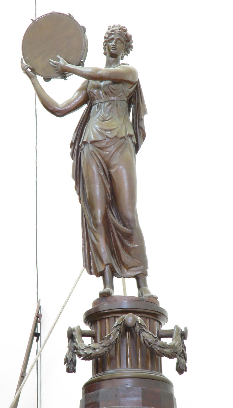 Der Aa-kerk Groningen Vrouwenfiguur met tambourijn